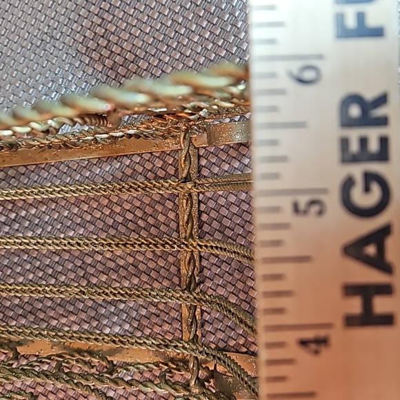 Vintage Gold Twisted Metal Reindeer and Sleigh.  Large 18" x 13.5" x 5.75 - Picture 7 of 7